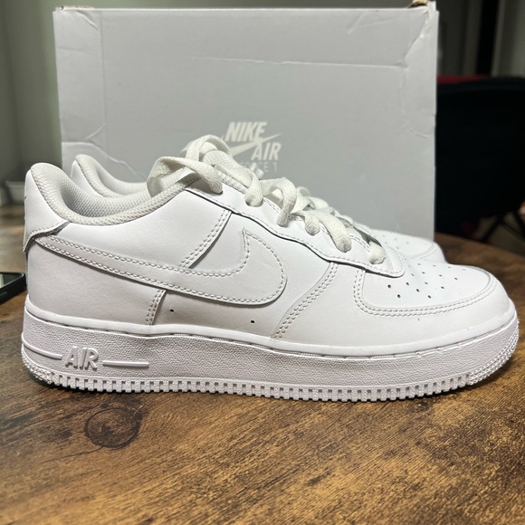 Air Force 1 LE (GS) - Picture 4 of 6